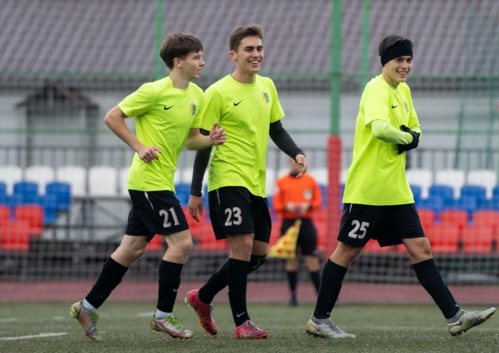 Футболисты из Капотни выиграли серебро чемпионата Москвы при поддержке МНПЗ
